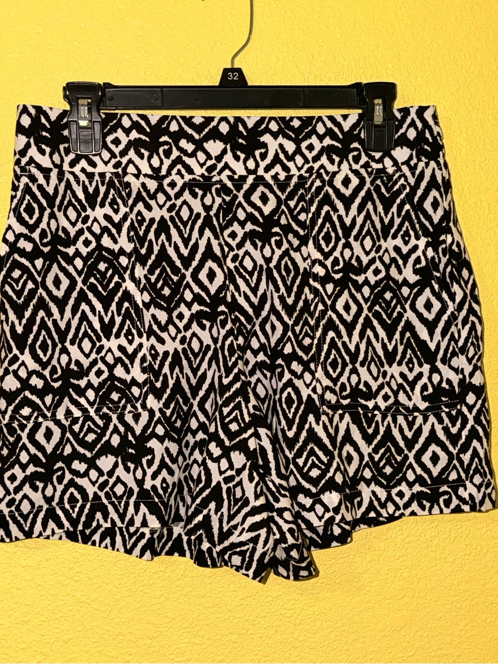 Wildfox Black & White Geometric Print Bermudas